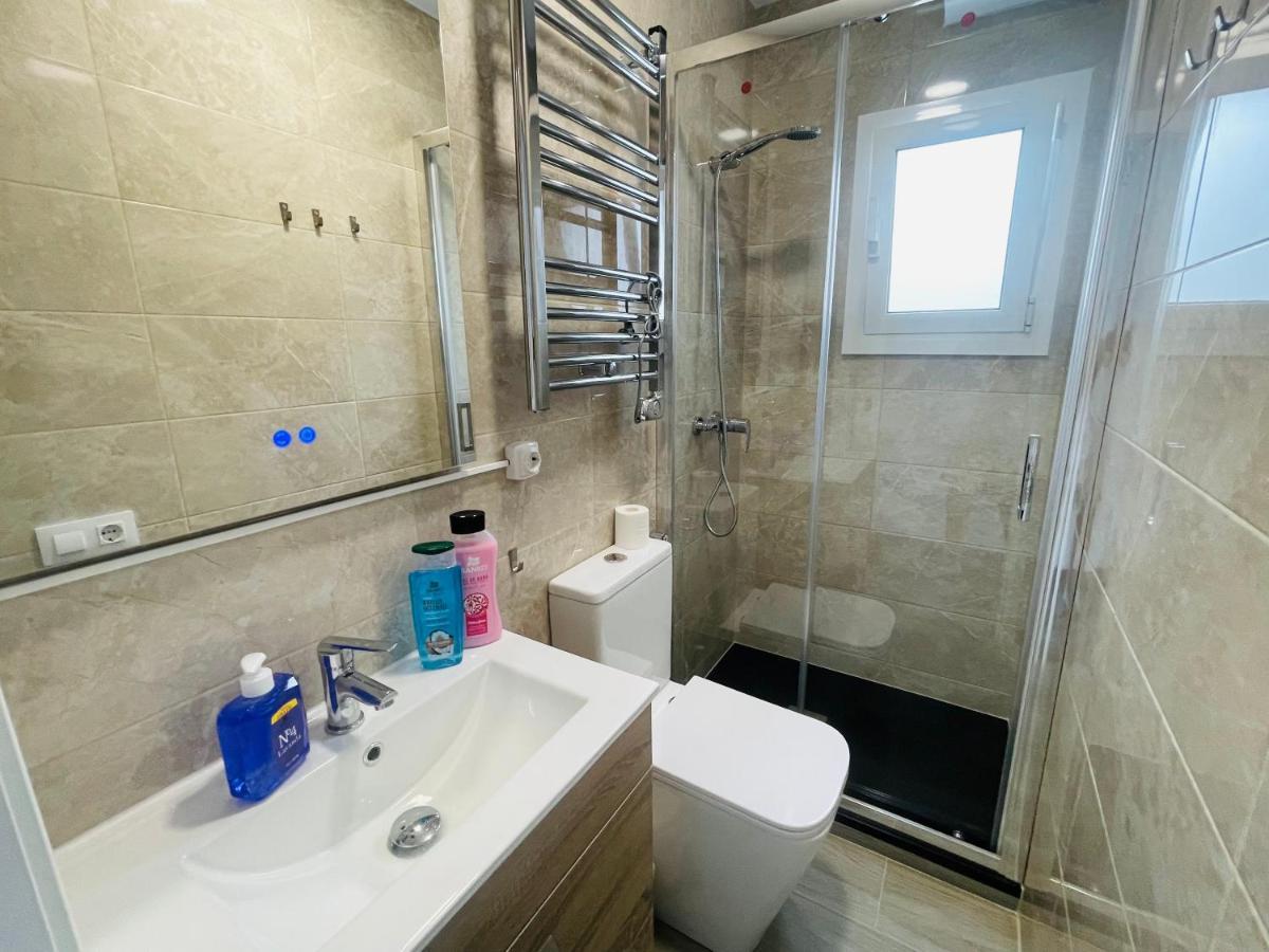Barca 5 New Beach Apartment Сант Адриа де Бесос Екстериор снимка